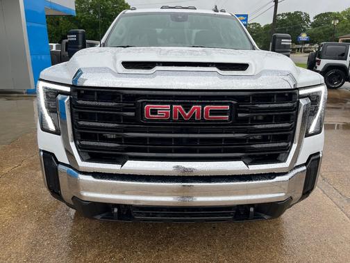 Summit White 2024 GMC Sierra 2500 4WD Crew Cab 172" Pro