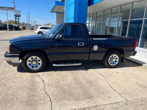 2005 Chevrolet Silverado 1500 Reg Cab 119.0" WB Work Truck