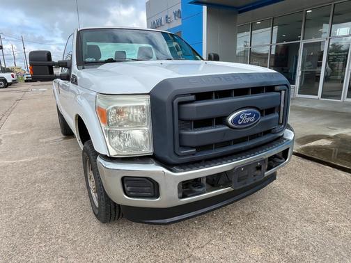 Oxford White 2016 Ford F-250 4WD Reg Cab 137" XL