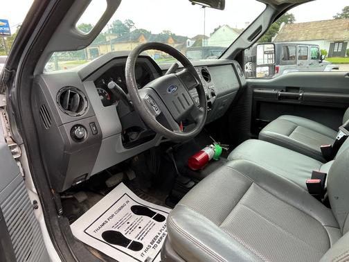 Oxford White 2016 Ford F-250 4WD Reg Cab 137" XL