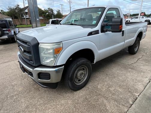 Oxford White 2016 Ford F-250 4WD Reg Cab 137" XL