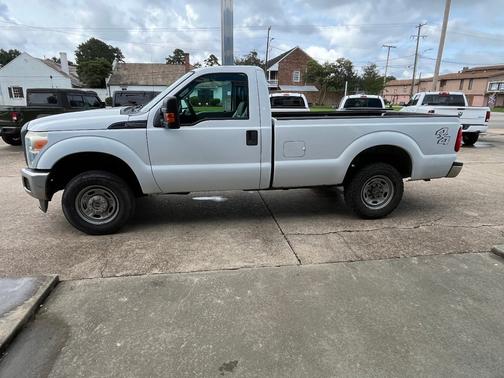 Oxford White 2016 Ford F-250 4WD Reg Cab 137" XL