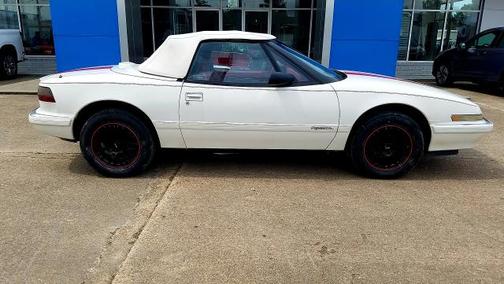 Photo 1 of 15 of 1991 Buick Reatta