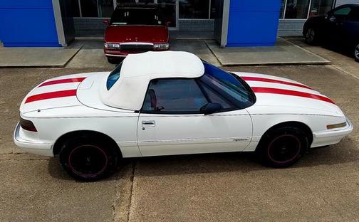 Photo 3 of 15 of 1991 Buick Reatta