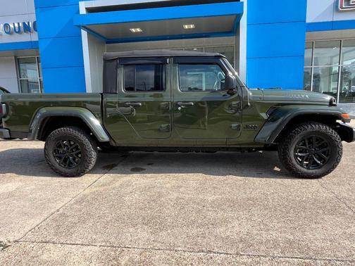 Sarge Green Clearcoat 2021 Jeep Gladiator Willys Sport 4x4