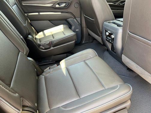White Frost Tricoat 2021 GMC Yukon 2WD 4dr Denali