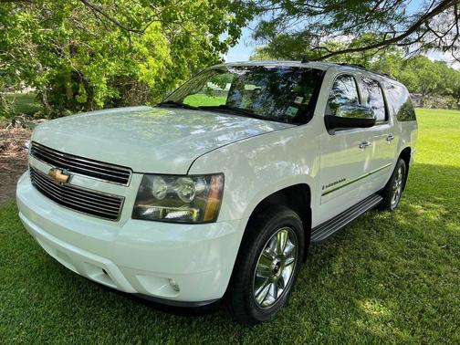 2009 Chevrolet Suburban 2WD 4dr 1500 LTZ