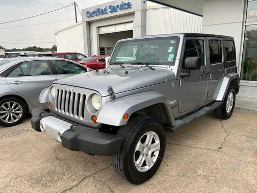 2013 Jeep Wrangler Unlimited 4WD 4dr Sahara