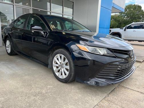 Midnight Black Metallic 2018 Toyota Camry SE Auto (Natl)