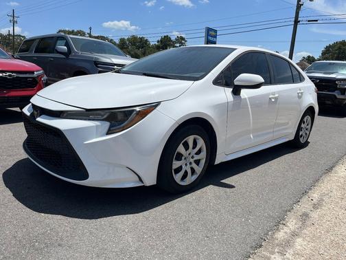 White 2022 Toyota Corolla LE CVT (Natl)