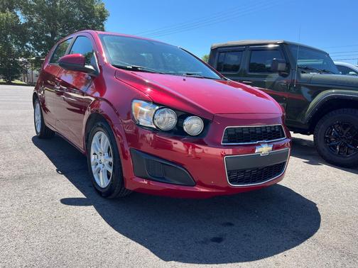 Crystal Red Tintcoat 2016 Chevrolet Sonic 5dr HB Auto LT