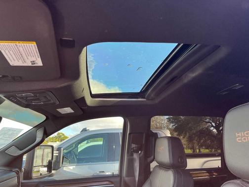 2024 Chevrolet Silverado 2500 4WD Crew Cab 159" High Country