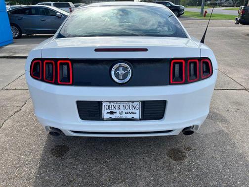 Performance White 2013 Ford Mustang 2dr Cpe V6