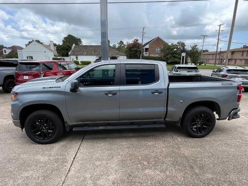 2023 Chevrolet Silverado 1500 4WD Crew Cab 147" Custom