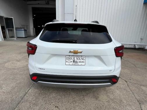 2026 Chevrolet Trax FWD 4dr LT