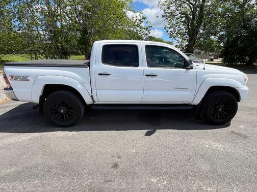 2012 Toyota Tacoma 2WD Double Cab I4 AT PreRunner (Natl)