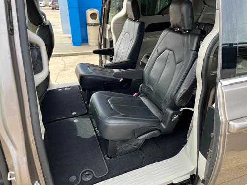 2018 Chrysler Pacifica Touring L FWD