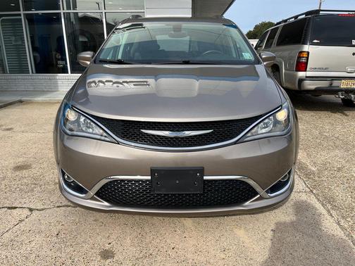 2018 Chrysler Pacifica Touring-L