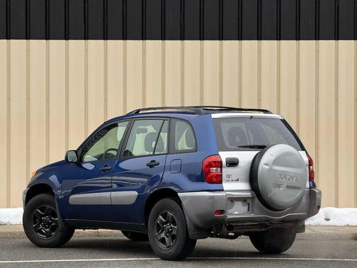 2004 Toyota RAV4 Base