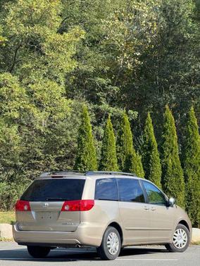 2010 Toyota Sienna LE