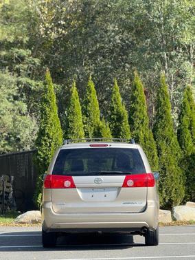 2010 Toyota Sienna LE