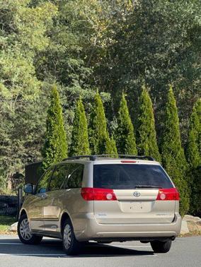2010 Toyota Sienna LE
