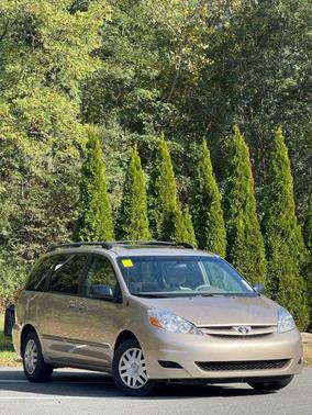 2010 Toyota Sienna LE