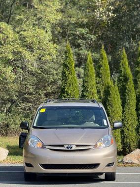 2010 Toyota Sienna LE