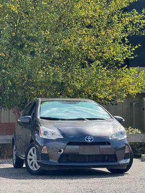 2013 Toyota Prius c Three