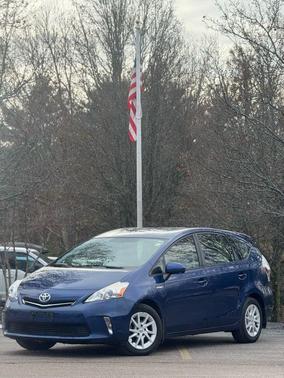 2012 Toyota Prius v Five