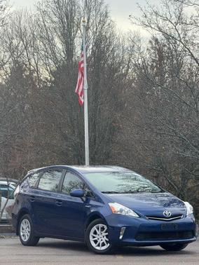 2012 Toyota Prius v Five