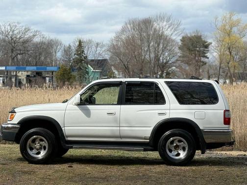 2000 Toyota 4Runner SR5