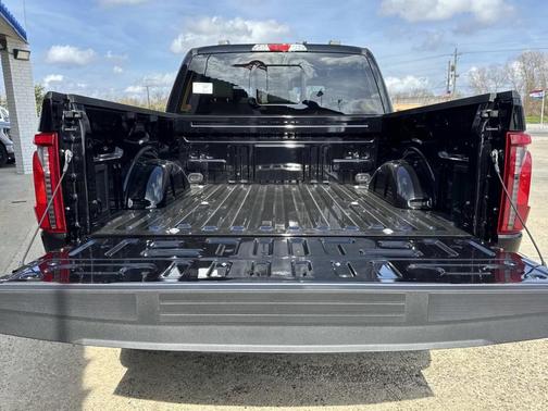 Agate Black Metallic 2026 Ford F-150 XLT