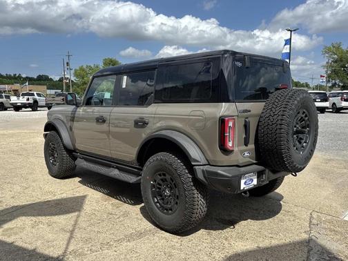 Gray 2026 Ford Bronco Badlands