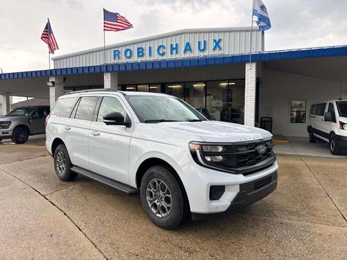 Space Silver 2026 Ford Expedition Active
