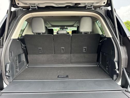 Space Silver 2026 Ford Expedition Active