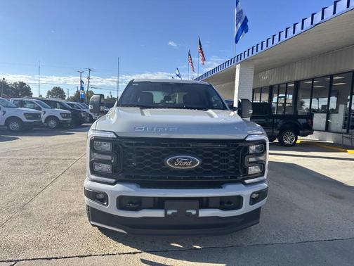 Avalanche 2026 Ford F-250 XLT