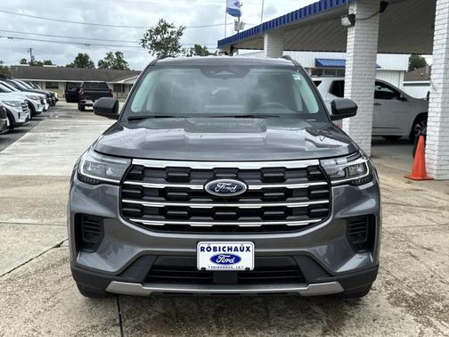 Carbonized Gray Metallic 2026 Ford Explorer Active