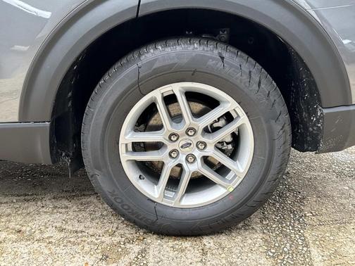 Carbonized Gray Metallic 2026 Ford Explorer Active