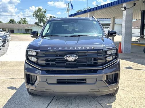 Dark Matter Gray Metallic 2026 Ford Expedition Active