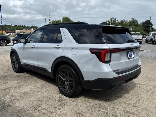 Space White Metallic 2026 Ford Explorer ST-Line