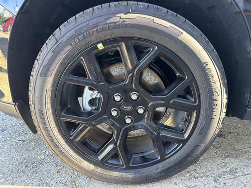 Shadow Black 2025 Ford Maverick XLT