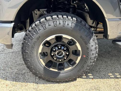 Carbonized Gray Metallic 2027 Ford F-250 Lariat