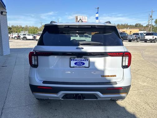 Space White Metallic 2026 Ford Explorer Tremor