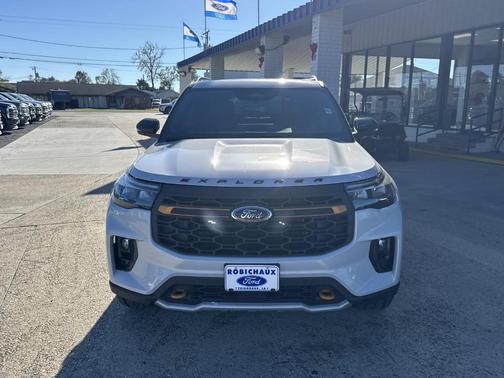 Space White Metallic 2026 Ford Explorer Tremor