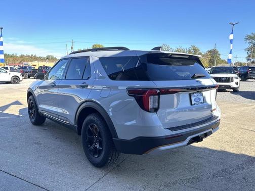 Space White Metallic 2026 Ford Explorer Tremor