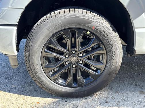 Avalanche 2026 Ford F-150 XLT