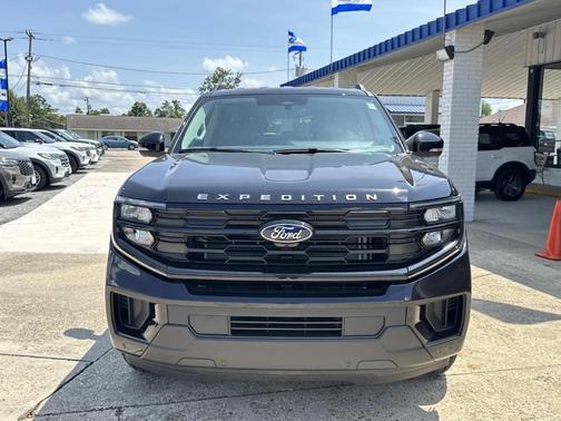 Agate Black Metallic 2026 Ford Expedition Active
