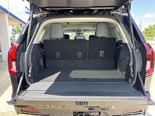 Agate Black Metallic 2026 Ford Expedition Active