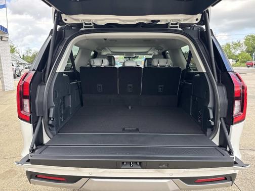 Star White 2026 Ford Expedition Max Platinum